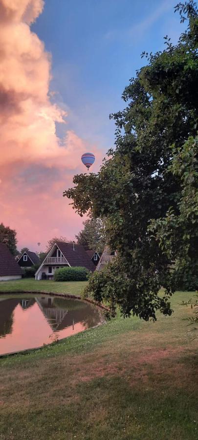 Vijverzicht 218 Met Whirlpool Gramsbergen Luaran gambar